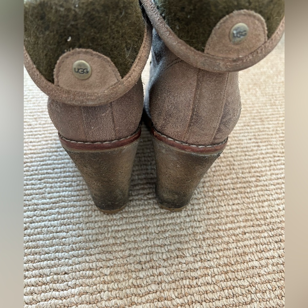 UGG Australia Calynda Brown High Heel Booties - Picture 4 of 9